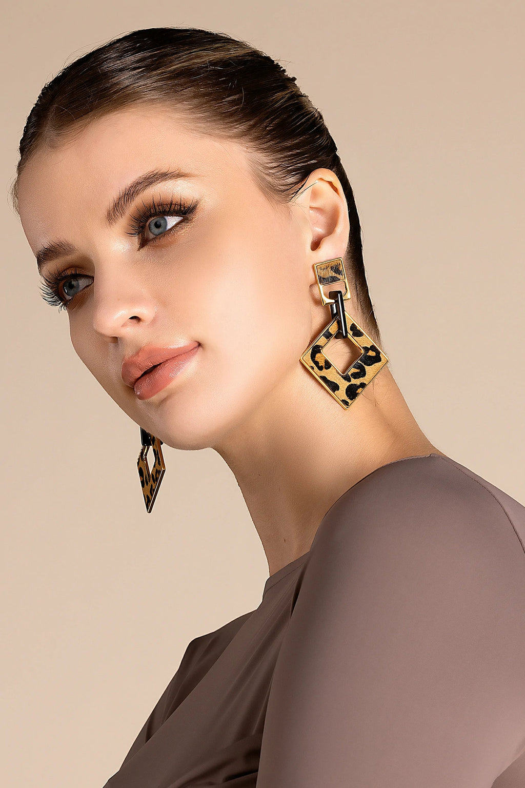 Raziya Hollow Square Earrings